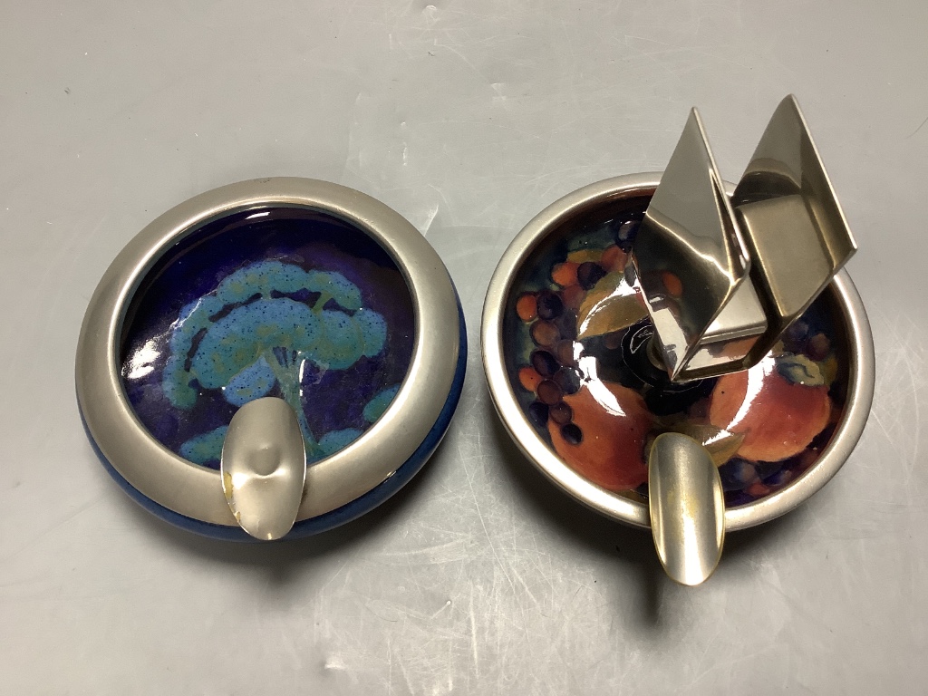 Two Moorcroft ashtrays, Midnight Blue and Pomegranate patterns, tallest 12cm 258